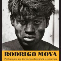 Rodrigo Moya : photography and conscience = fotografía y conciencia /